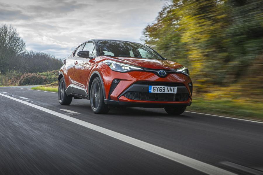  Toyota C-HR Hybrid Orange Edition 2019 года  (UK) (фото 22 из 34)